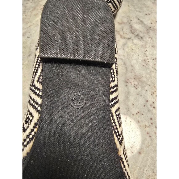 Loft Black & White Geometric Pointed Toe Flats Size 7.5 - Picture 8 of 9